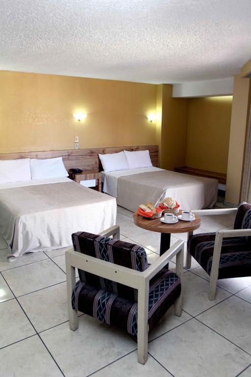 Hotel Universo Guadalajara Room photo